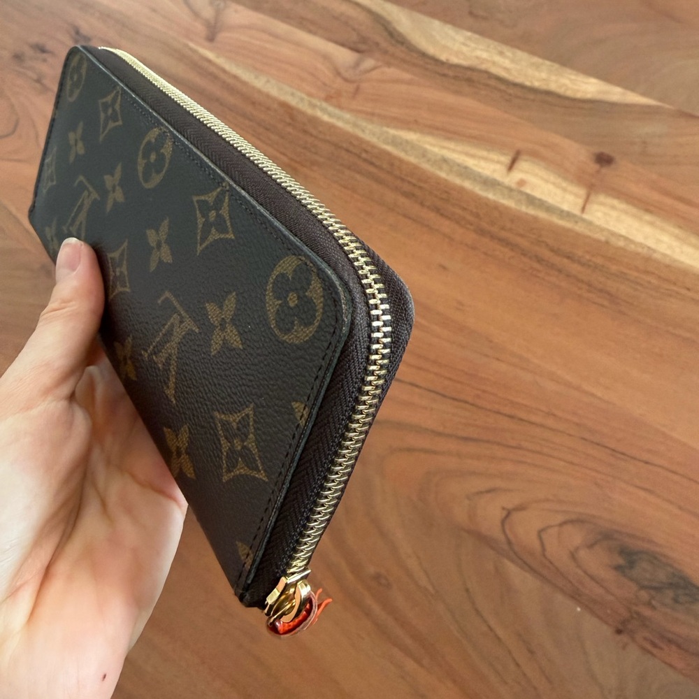 Louis Vuitton Clémence Wallet - Picture 8 of 8